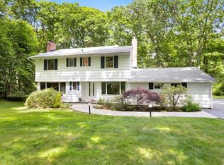 5 Orchard Dr, Woodbury, NY 11797