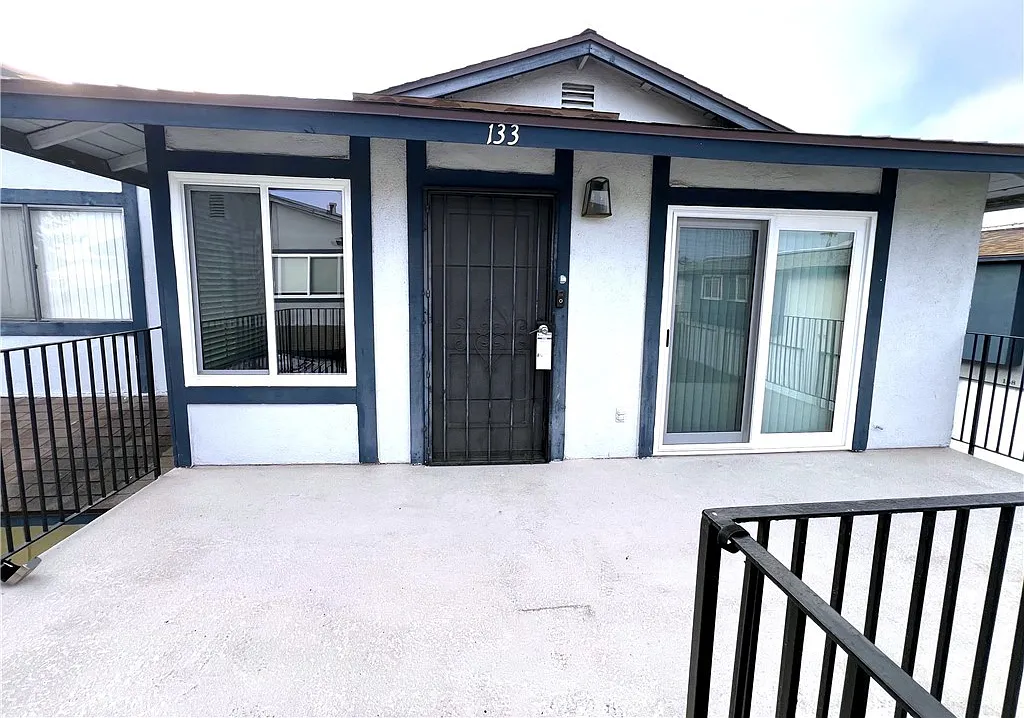 3 bed, 1098 sqft, $3,150 — Photo 2