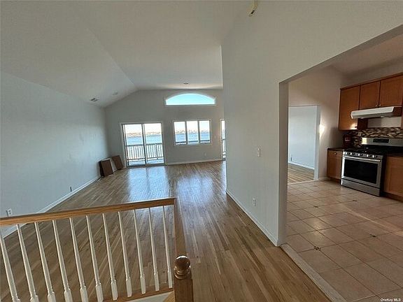 3rd image of 150119 Powells Cove Blvd