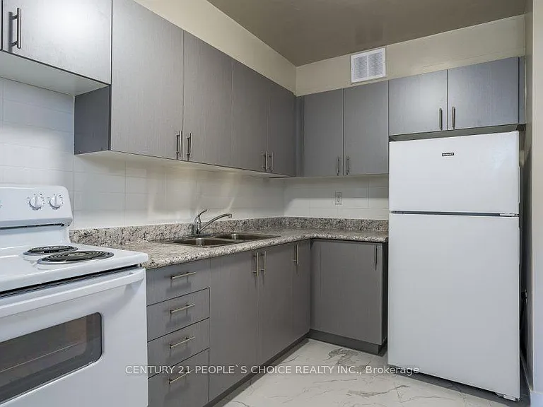 6161 Bathurst St #803 — Photo 4