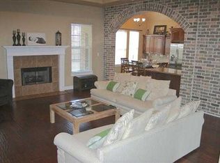 6905 Broadleaf Dr, Beaumont, TX 77708