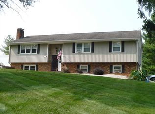 961 Ladd Rd, Waynesboro, VA 22980