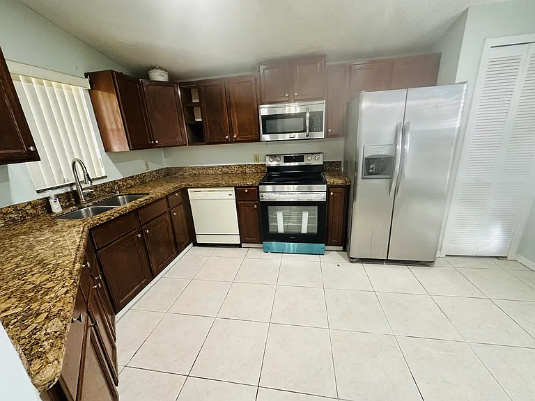 5165 Foxhall Pl — Photo 1