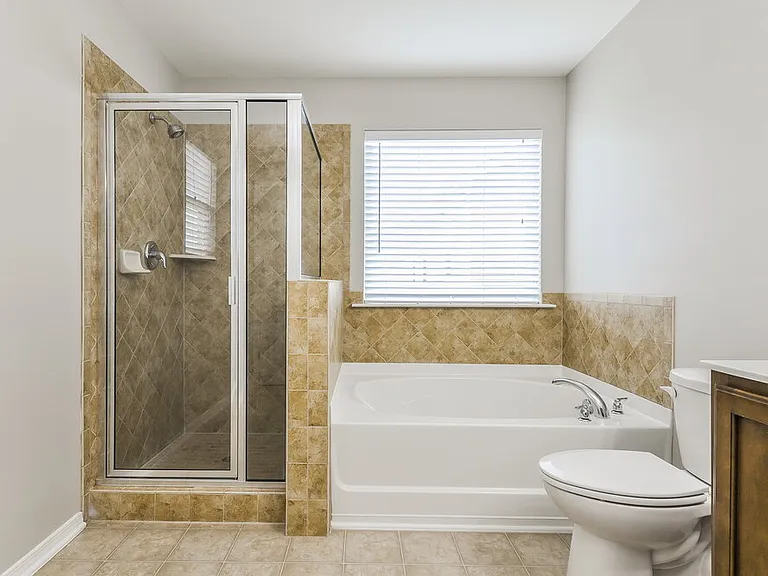 440 Kerriann Ln — Photo 8