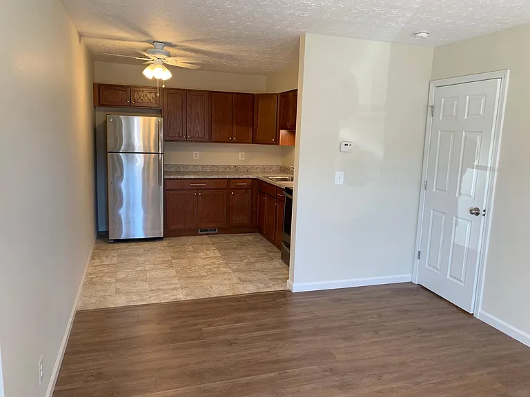 716 Patty Dr #B — Photo 2