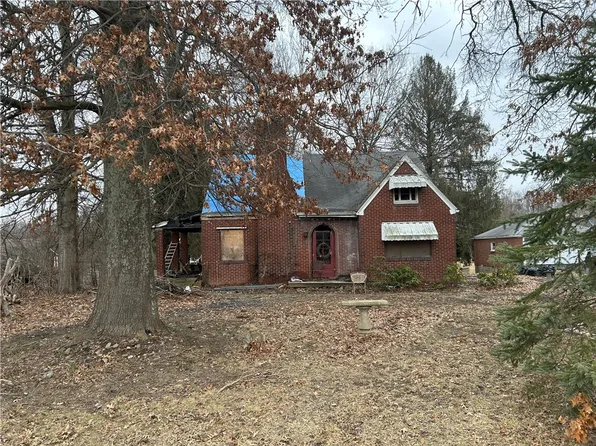 1832 S Eighty Eight Rd, Greensboro, PA 15338