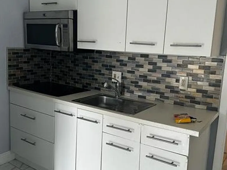 3251 SW 44th St — Photo 5