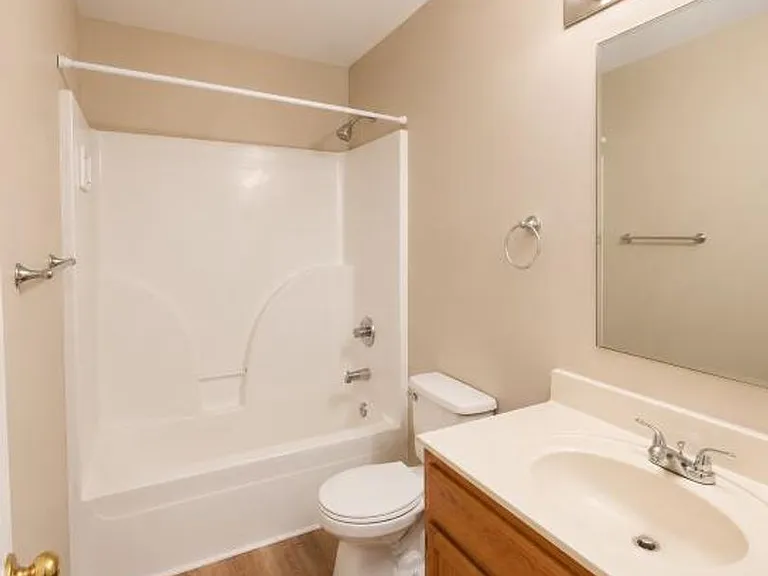 410 Eddy St — Photo 11
