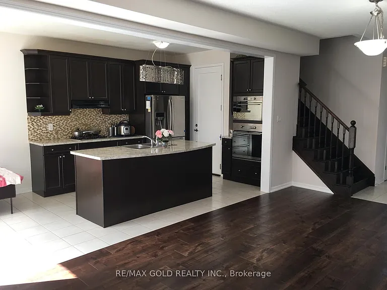 94 Robert Parkinson Dr — Photo 8