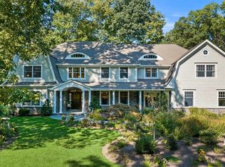 569 Cresthaven Rd, Wyckoff, NJ 07481