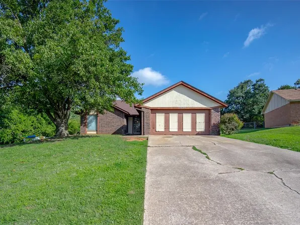 1029 Oak Hill Dr, Midwest City, OK 73110