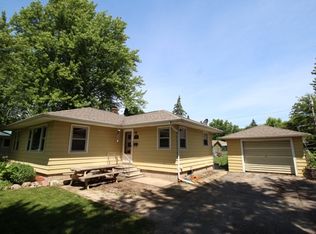 315 E Ontario St, Omro, WI 54963