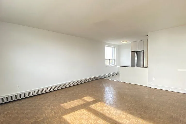 66 Spadina Rd — Photo 14