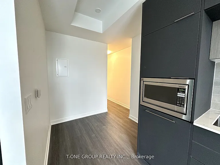 185 Alberta Ave #803 — Photo 8