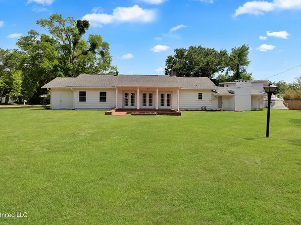 115 Wisteria Dr, Pass Christian, MS 39571