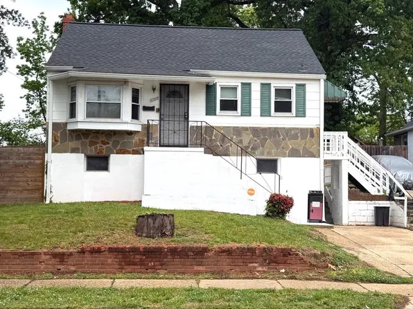 6008 Seat Pleasant Dr, Capitol Heights, MD 20743