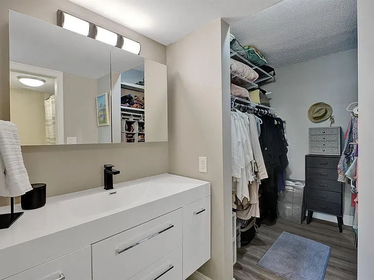 1301 River Reach Dr #201 — Photo 11
