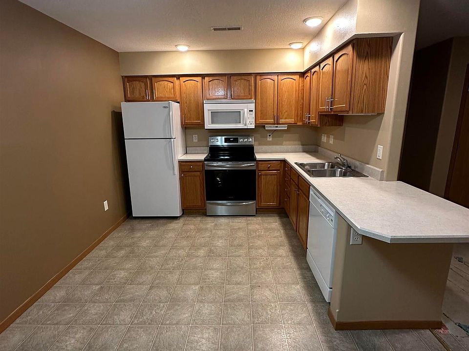 2nd image of 1130 Meadow View Ct Unit 1