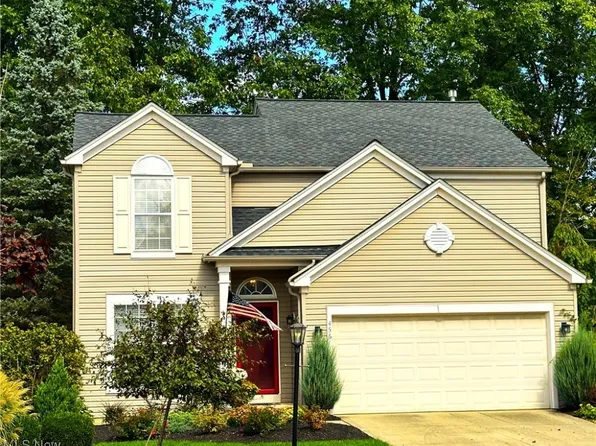 456 Canterbury Ln, Northfield, OH 44067