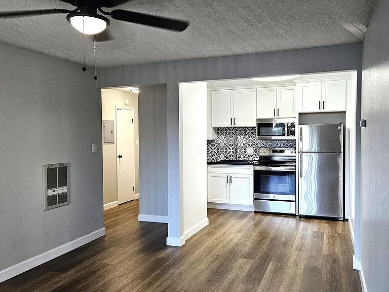 PARKWEST APARTMENTS — Photo 5
