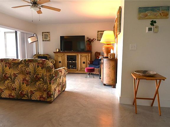 4th image of 649 Beachwalk CIR #C-103