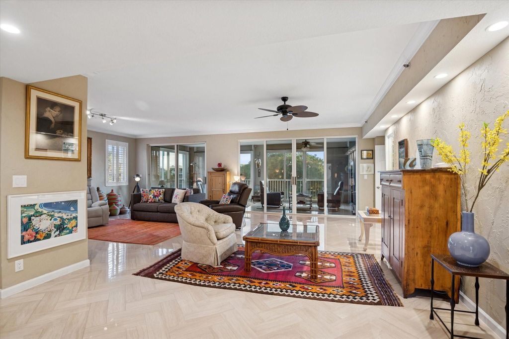 4112 W Palm Aire Drive #124a, photo 3