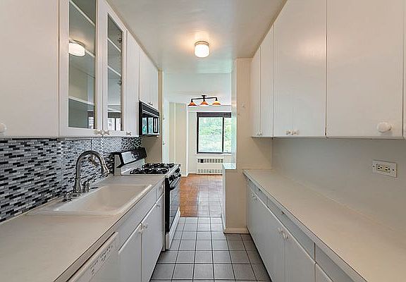 4th image of 382 Central Park W APT 4D