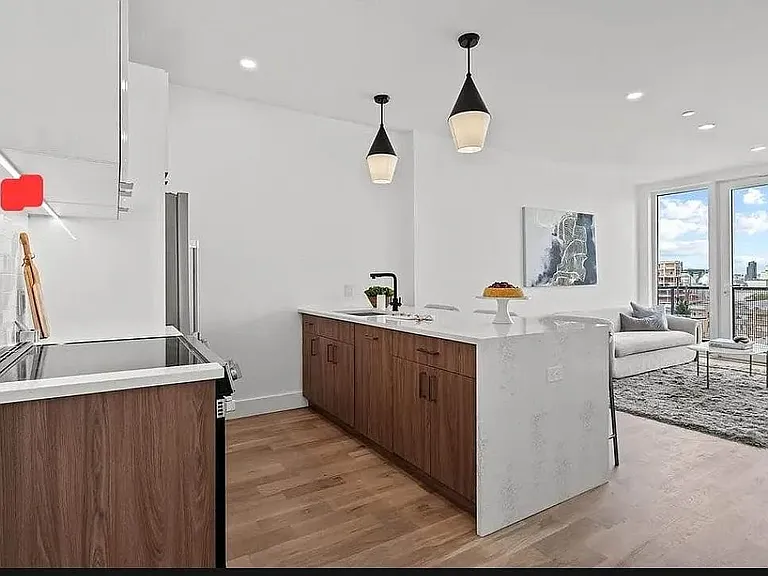 161 Meserole Ave #4D — Photo 2