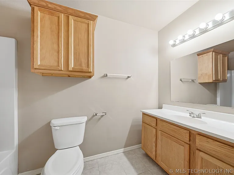 1411 W Haskell St — Photo 16