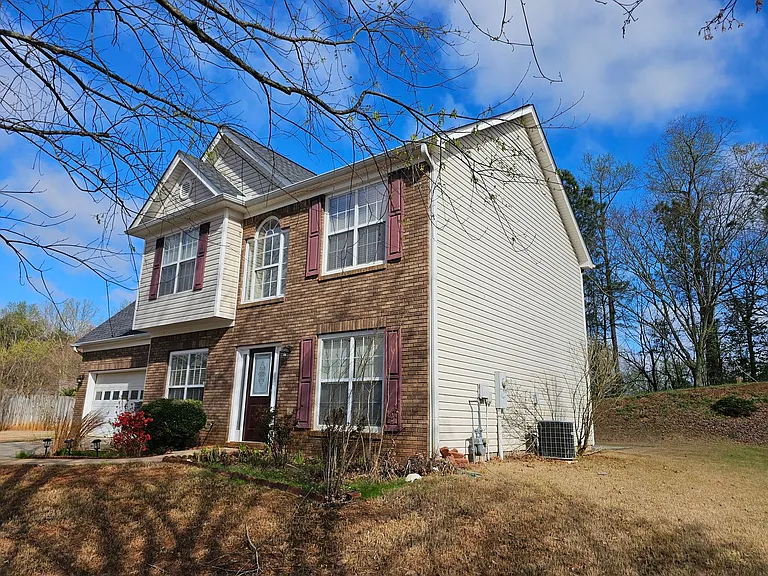 235 Circle Rd — Photo 5
