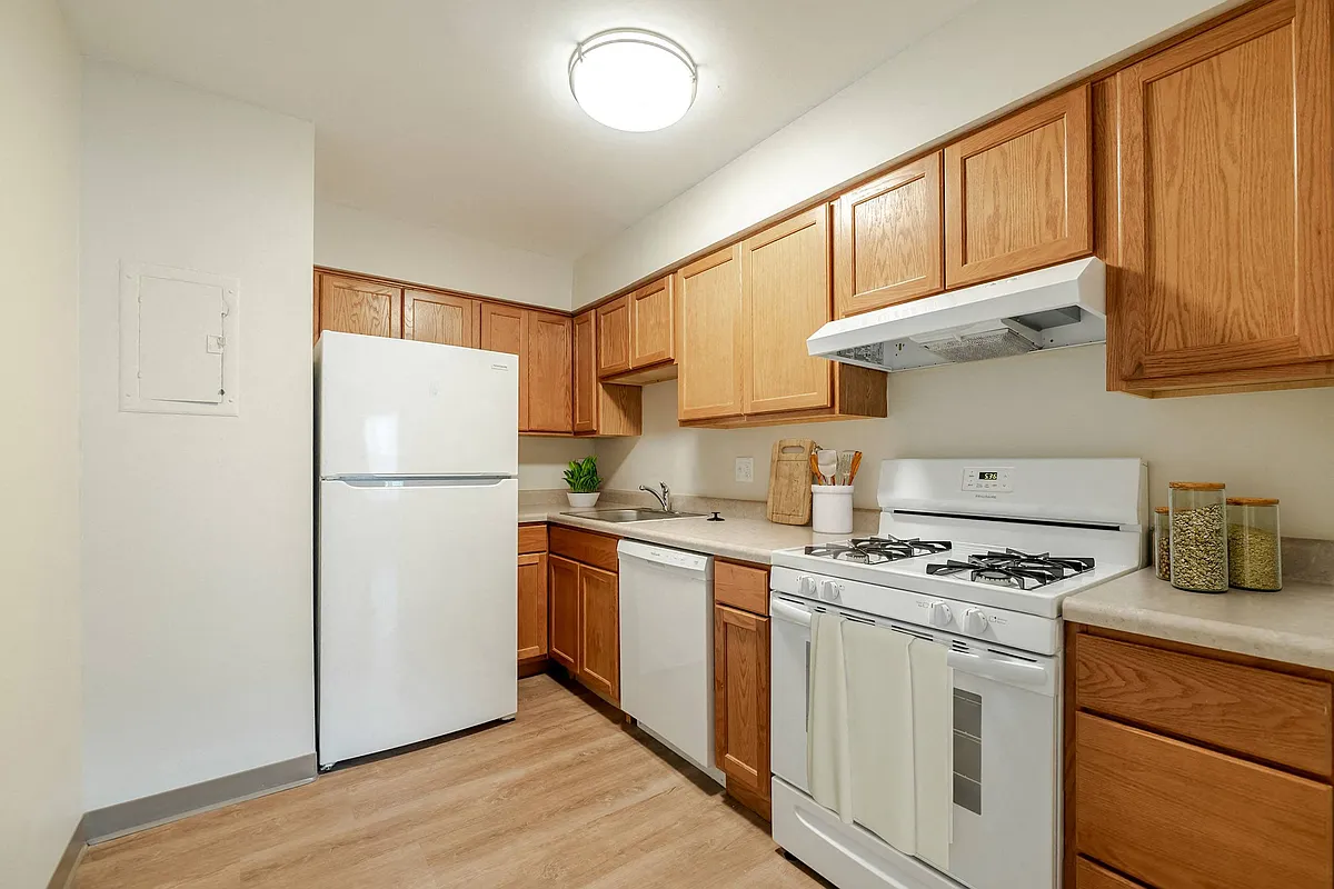 Building Photo - Franklin Manor Apartments
