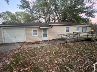 2148 Disch St, Flushing, MI 48433