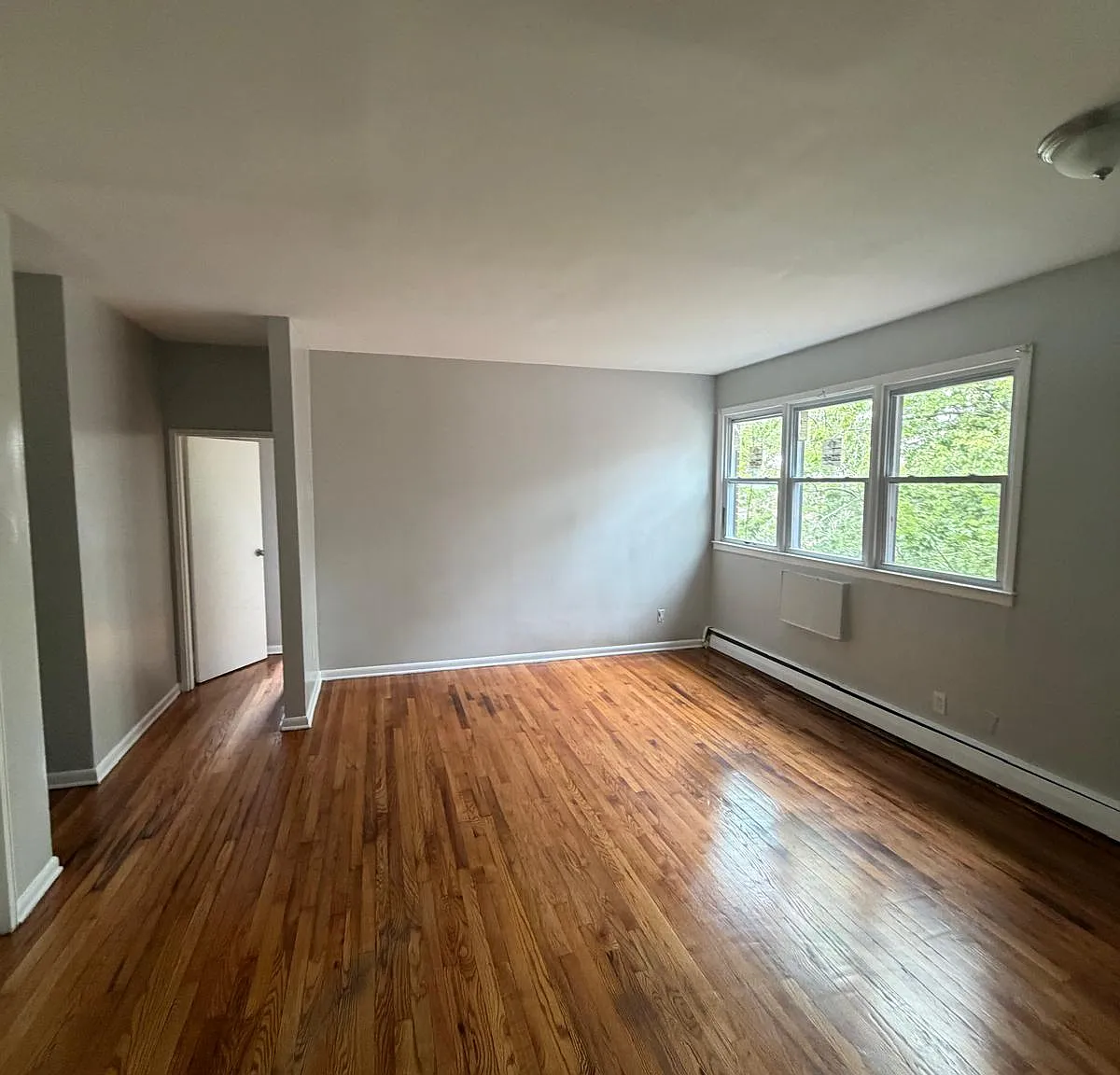 1 bed, 950 sqft, $1,550 — Photo 2