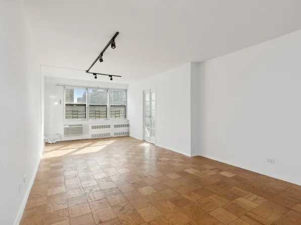 401 East 74th Street image 2 of 20