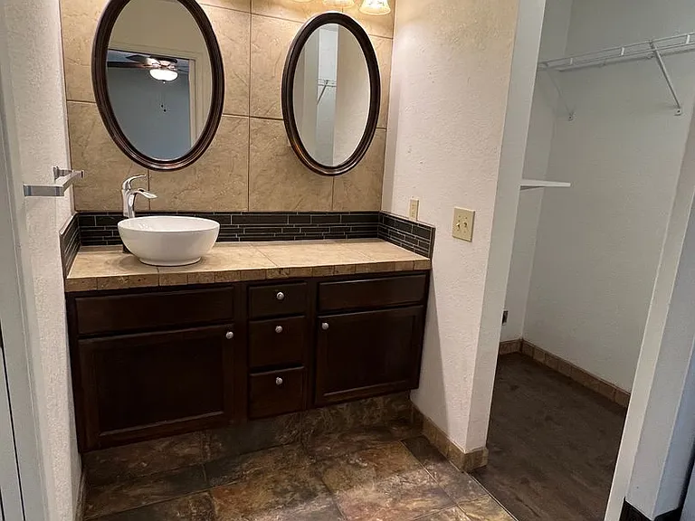 3236 Silversmith Dr — Photo 12