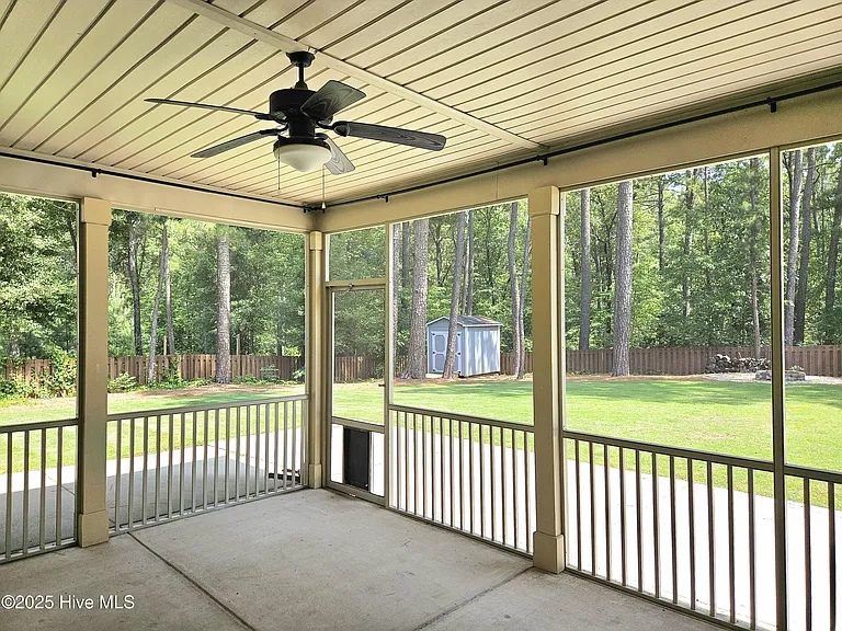 100 Mayfield Ct — Photo 18