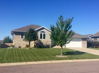 760 Liinhaven Ln NE, Owatonna, MN 55060