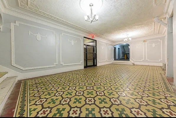 Entry / hallway, photo 1