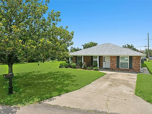 2nd image of 13 Sombrero Ln