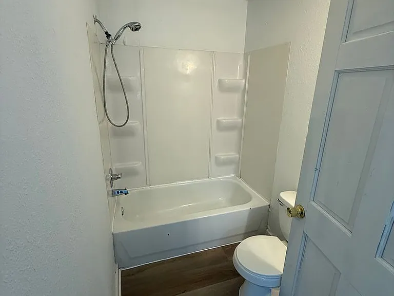 1620 Rebecca St — Photo 10