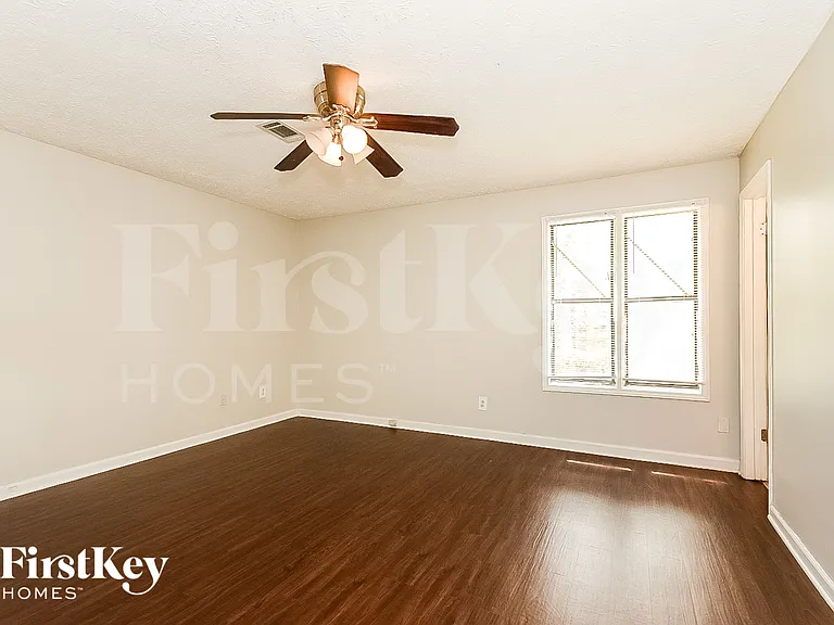 44 Hartley Woods Dr NE — Photo 9