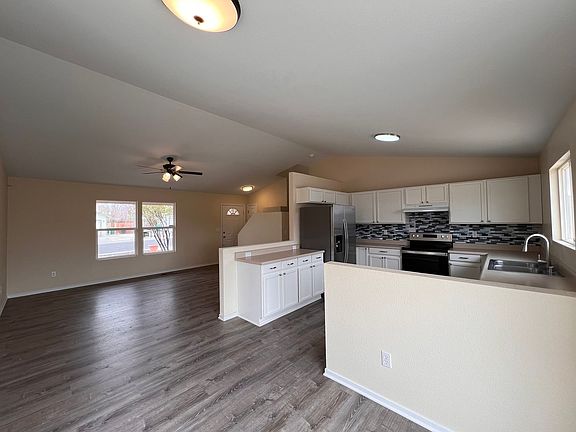 3rd image of 103 Double Eagle Dr