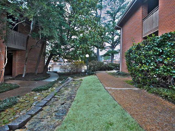 5th image of 817 Creekside Dr #106