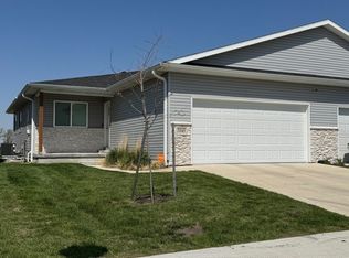 3545 Little Bluestem Rd, Fremont, NE 68025