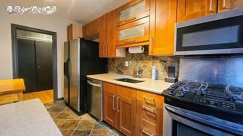 1st image of 30-83 Crescent St APT 6D