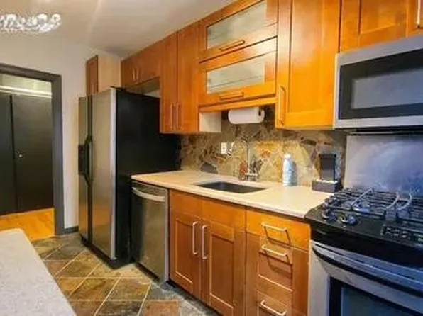 30-83 Crescent Street image 1 of 18