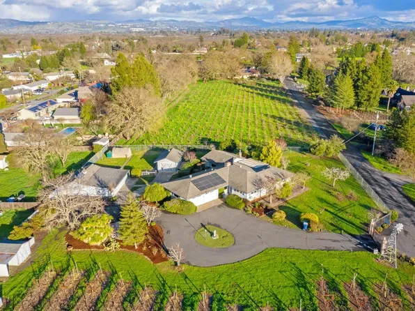 1764 Olivet Road, Santa Rosa, CA 95401