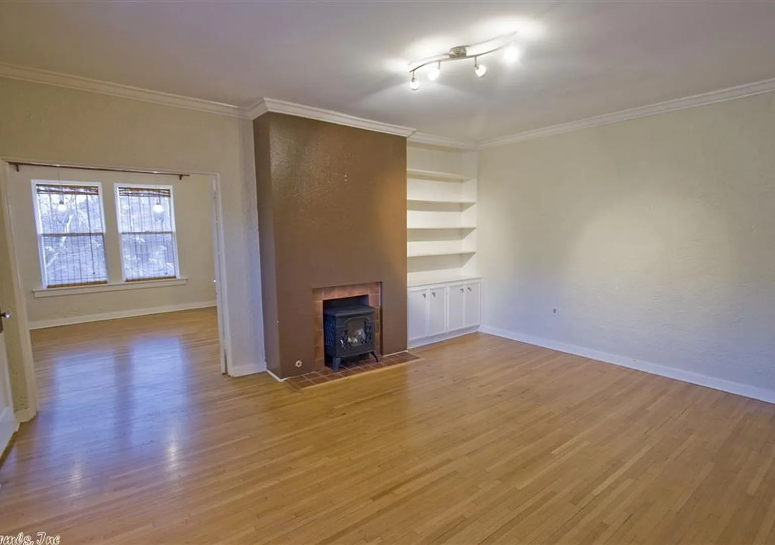 Fairfax Terrace Condos — Photo 2