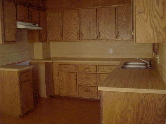 3rd image of 409 E Robert S Kerr Blvd