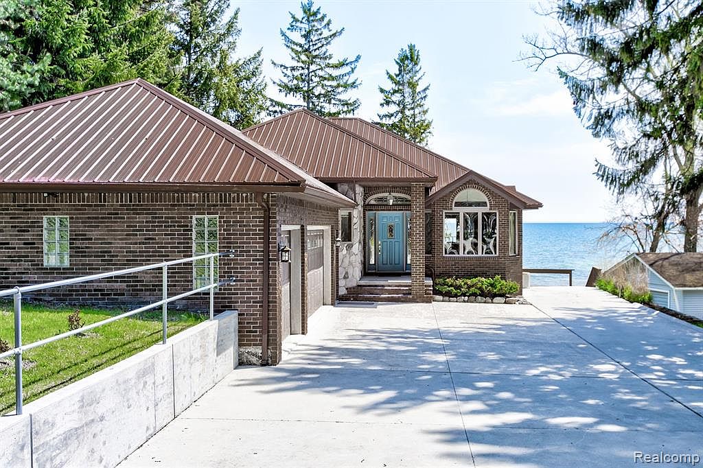 5434 Lakeshore Rd, Deckerville, MI 48427 Zillow